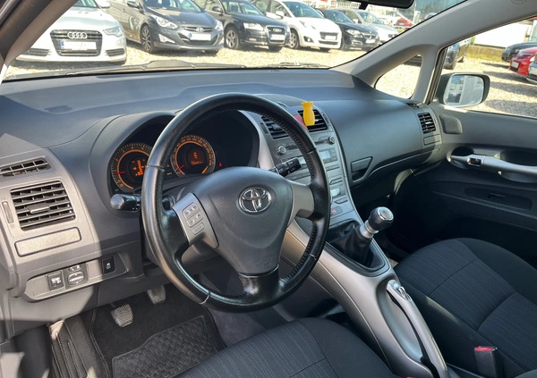 Toyota Auris cena 29900 przebieg: 129240, rok produkcji 2010 z Warta małe 596